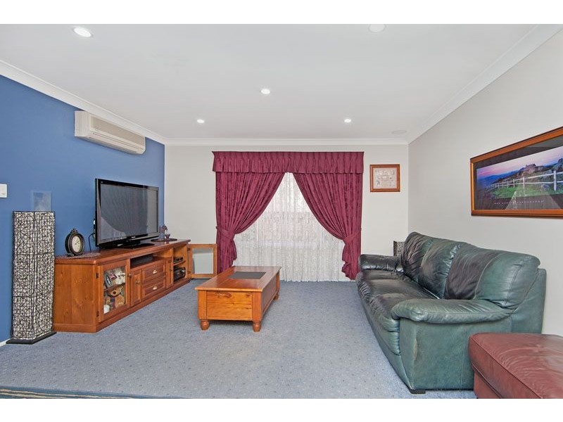9 Shamrock Drive, Berkeley Vale NSW 2261