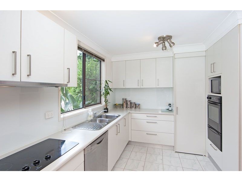 95 Albatross Road, Berkeley Vale NSW 2261