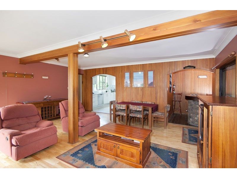 95 Albatross Road, Berkeley Vale NSW 2261