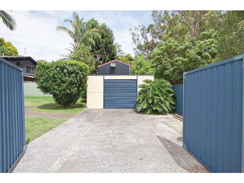 95 Albatross Road, Berkeley Vale NSW 2261