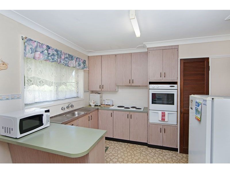 52 Tasman Ave, Killarney Vale NSW 2261