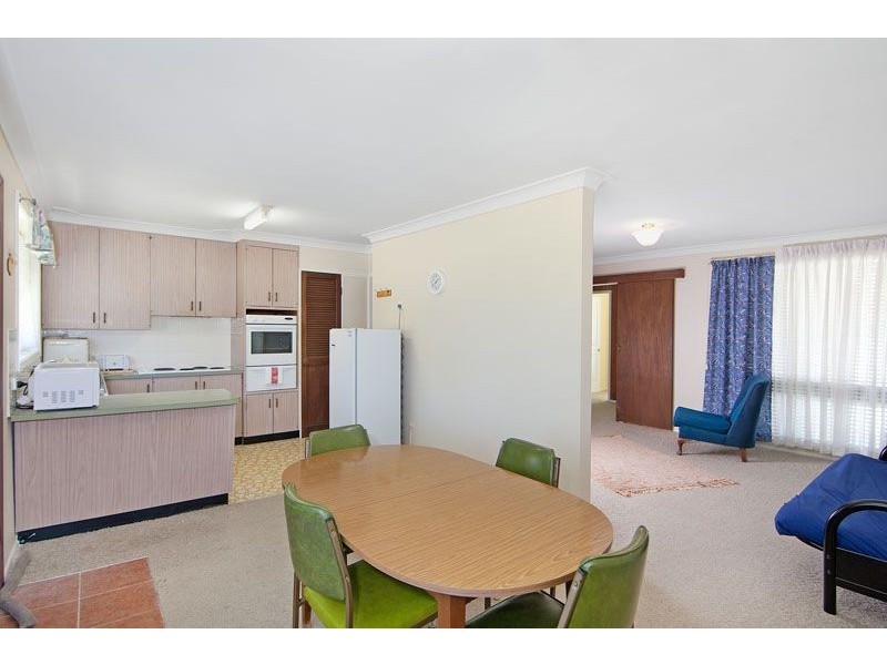 52 Tasman Ave, Killarney Vale NSW 2261