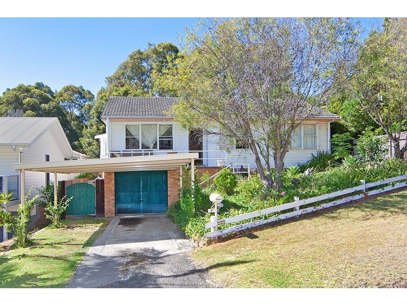 8 Shannon Parade, Berkeley Vale NSW 2261