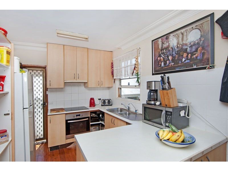 8 Shannon Parade, Berkeley Vale NSW 2261