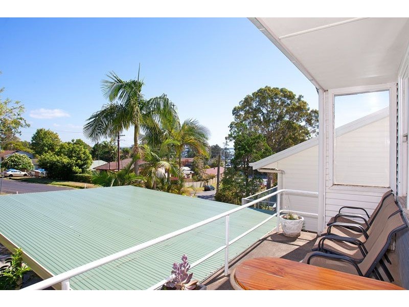 8 Shannon Parade, Berkeley Vale NSW 2261