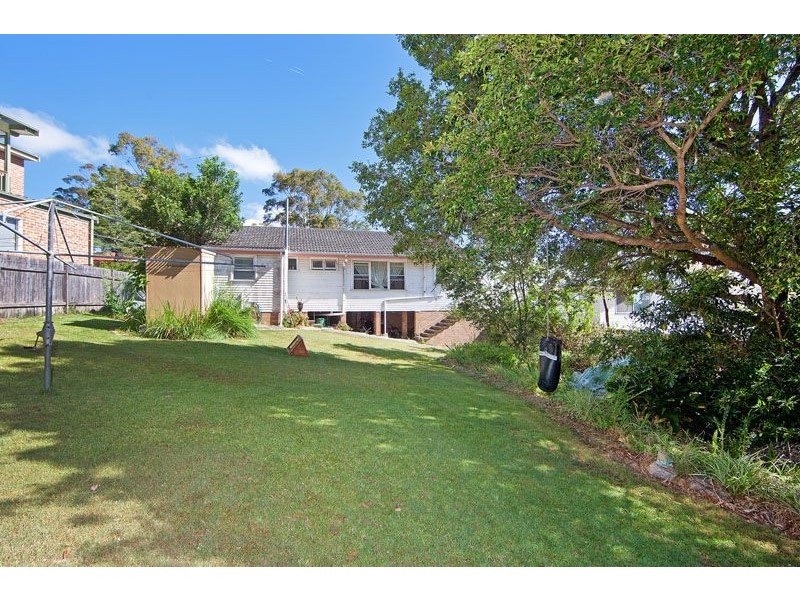 8 Shannon Parade, Berkeley Vale NSW 2261