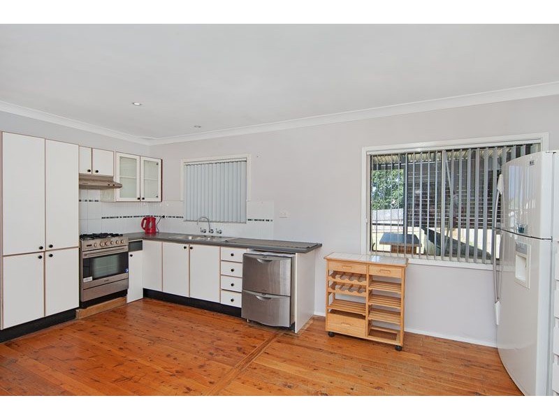 40 Dampier Blvd, Killarney Vale NSW 2261