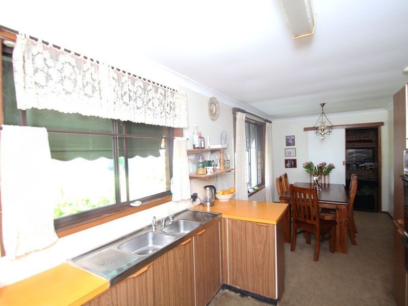 77 Brooke Avenue, Killarney Vale NSW 2261