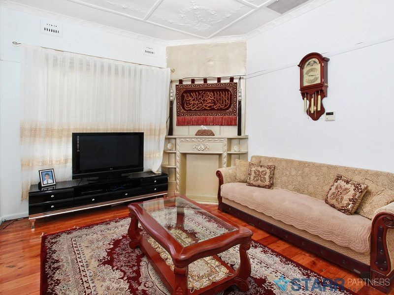 25 Cumberland Rd, Auburn NSW 2144