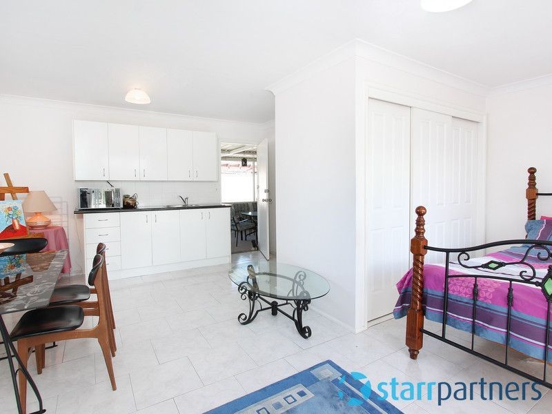 1 Ledbury Place, Chipping Norton NSW 2170