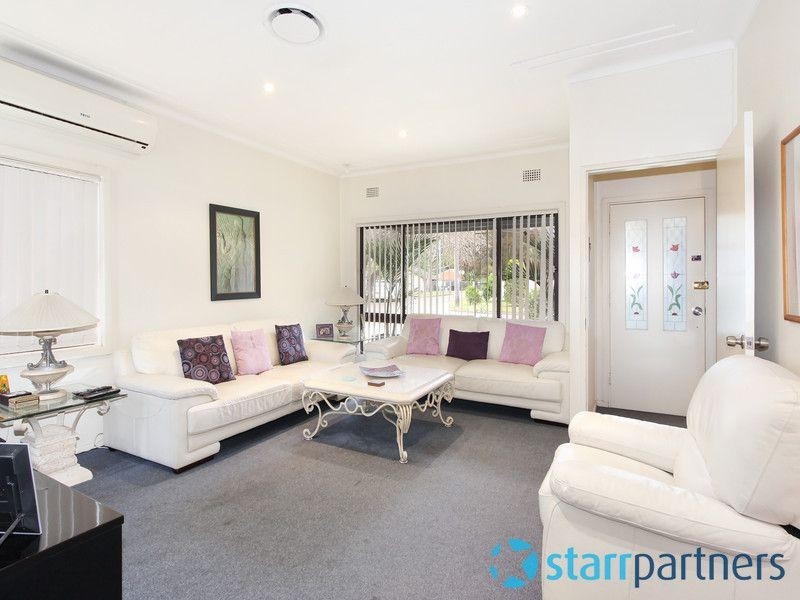 8 Serpentine Street, Merrylands NSW 2160