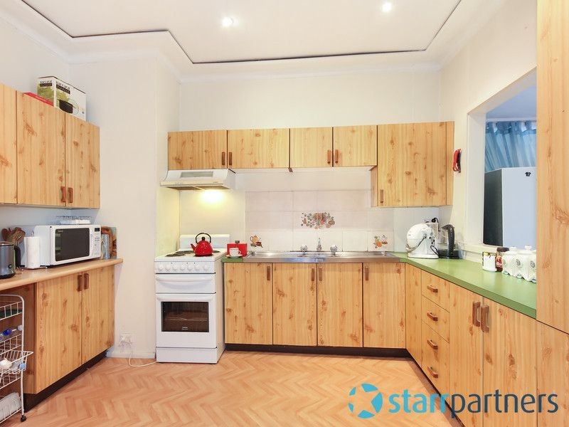 8 Serpentine Street, Merrylands NSW 2160