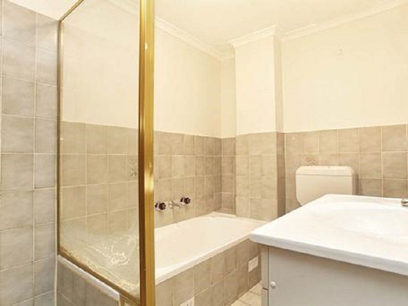 15/37 Memorial Ave, Merrylands NSW 2160