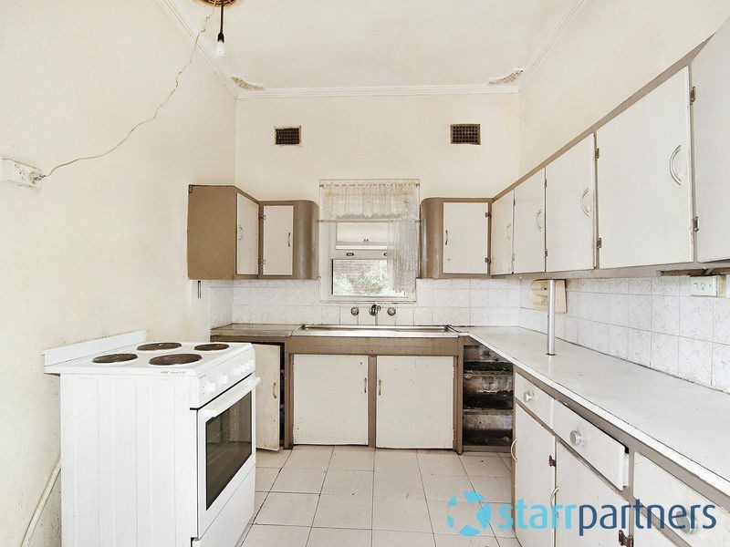 98 Elizabeth St, Granville NSW 2142