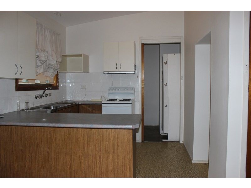 8 Cumberland Road, Greystanes NSW 2145