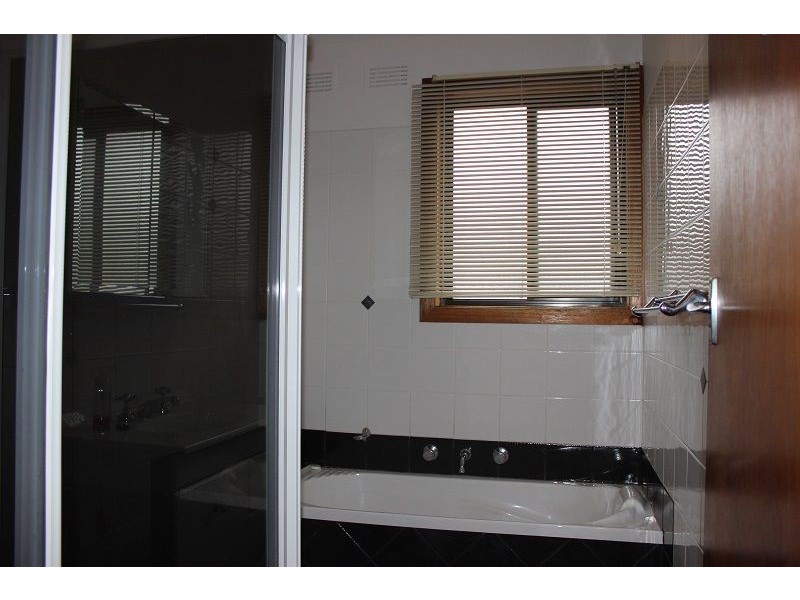 8 Cumberland Road, Greystanes NSW 2145