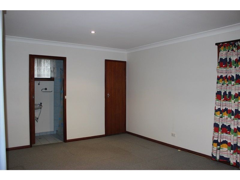 8 Cumberland Road, Greystanes NSW 2145