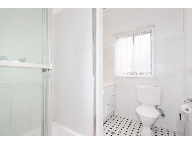 8 Serpentine Street, Merrylands NSW 2160