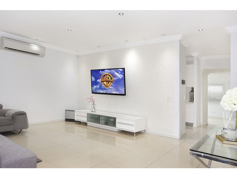 8 Olsen Street, Guildford NSW 2161