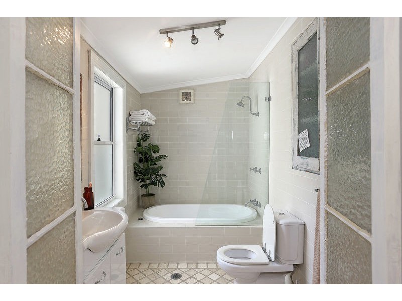 20 Manchester Rd, Auburn NSW 2144