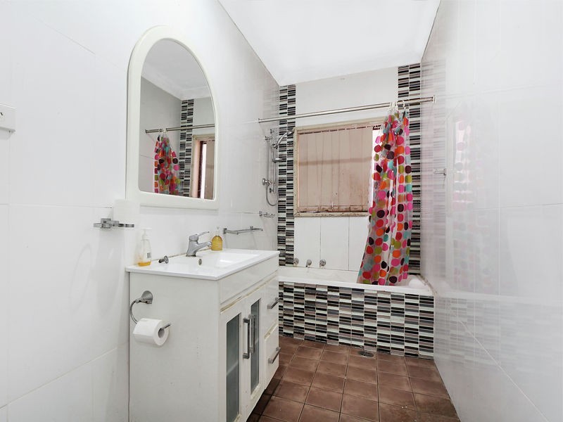 62 Chetwynd Rd, Merrylands NSW 2160