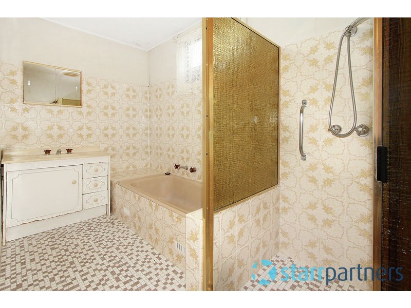 9 Sixth Ave, Berala NSW 2141