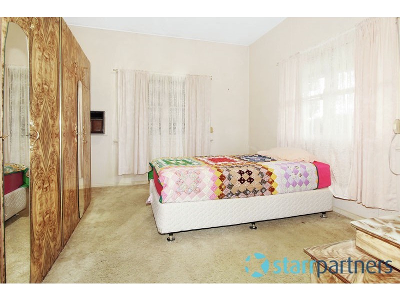 9 Sixth Ave, Berala NSW 2141