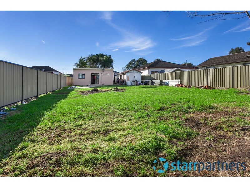 212 River Ave, Carramar NSW 2163