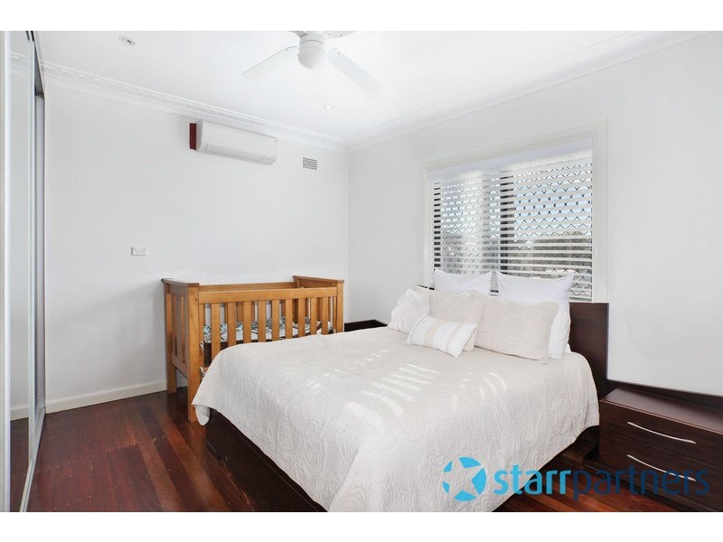 212 River Ave, Carramar NSW 2163