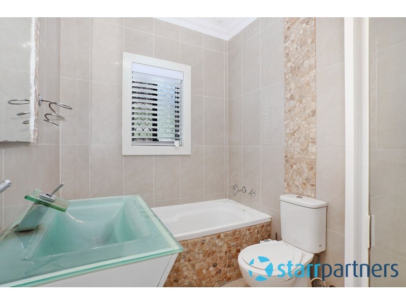 212 River Ave, Carramar NSW 2163