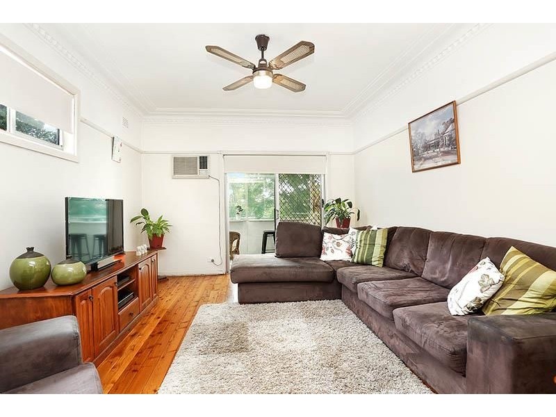 21 Dorothy St, Chester Hill NSW 2162