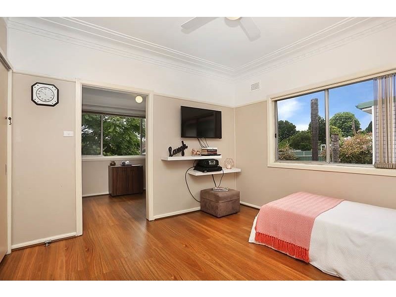 21 Dorothy St, Chester Hill NSW 2162