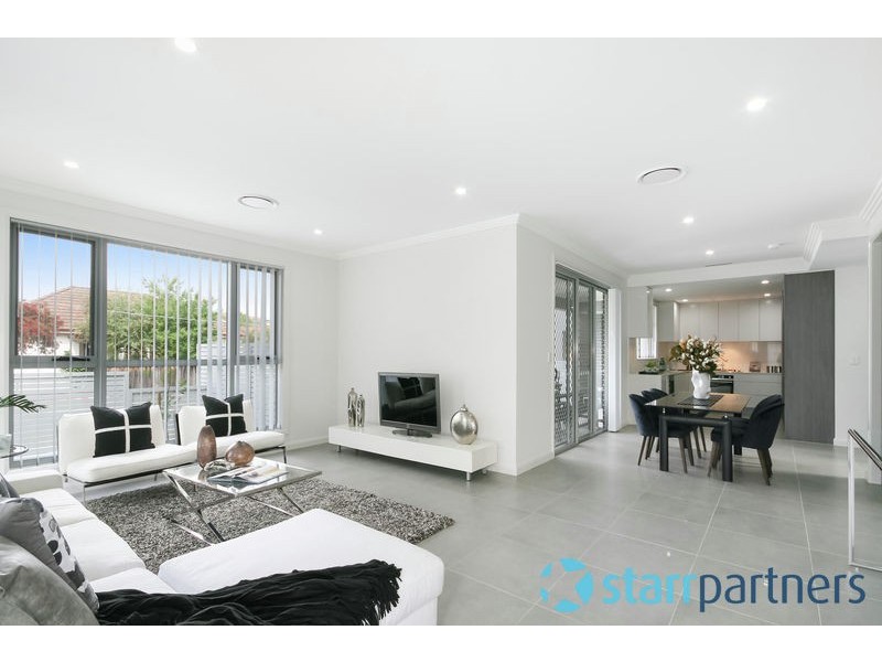 18 Dunbar Ave, Regents Park NSW 2143