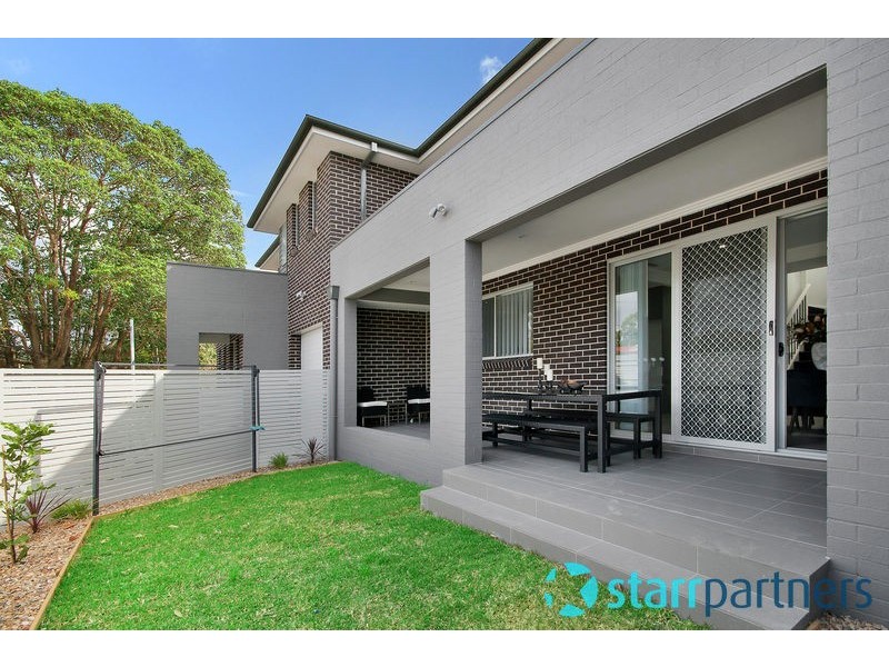 18 Dunbar Ave, Regents Park NSW 2143