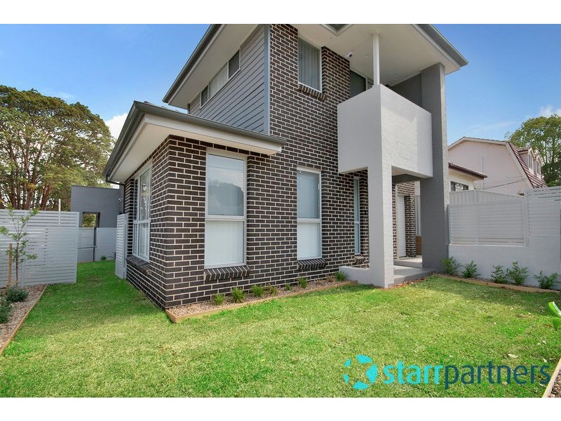 18 Dunbar Ave, Regents Park NSW 2143