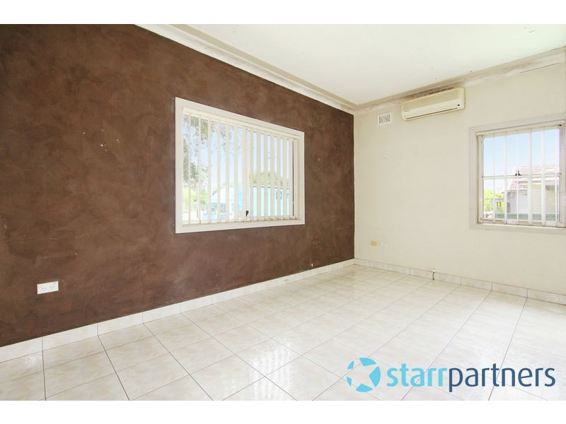 6 Clapham Rd, Regents Park NSW 2143