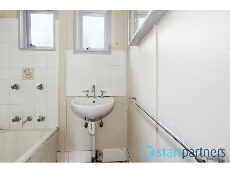 6 Clapham Rd, Regents Park NSW 2143