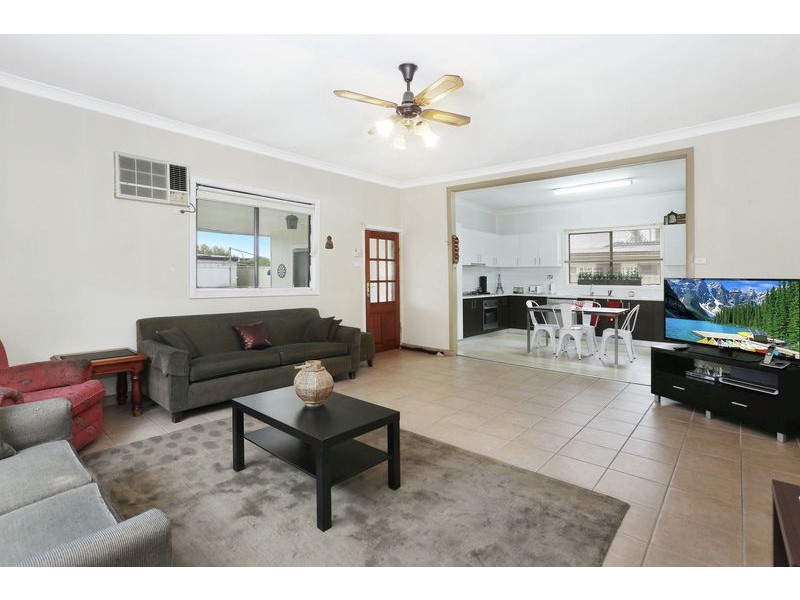 18 Normanby Rd, Auburn NSW 2144