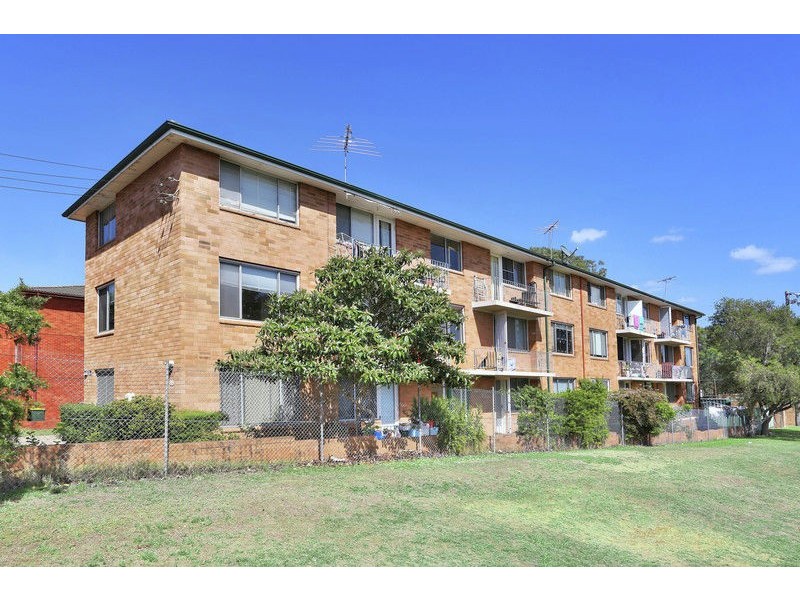 2/88 Regent Street, Regents Park NSW 2143