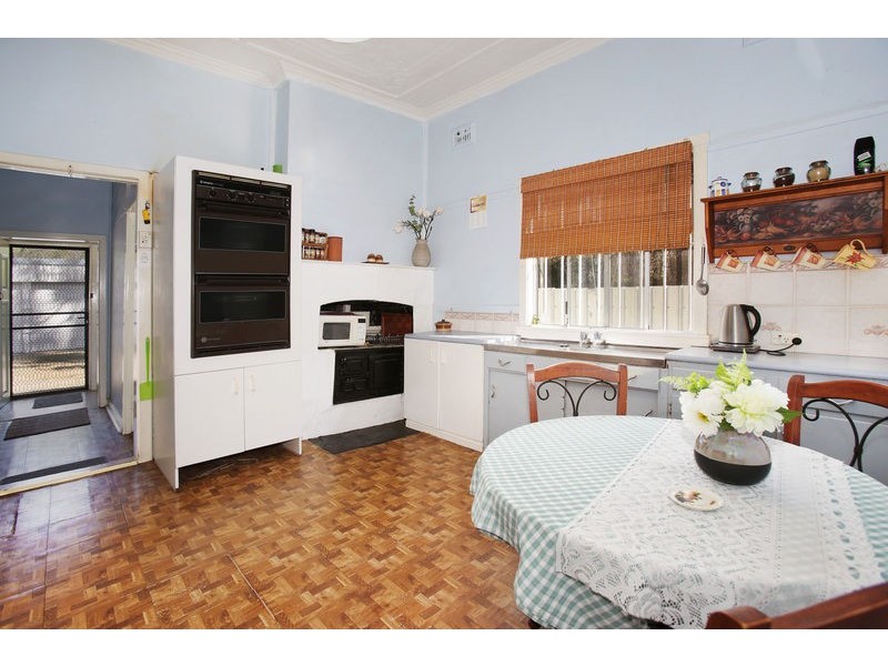 4 Wellington Rd, Granville NSW 2142