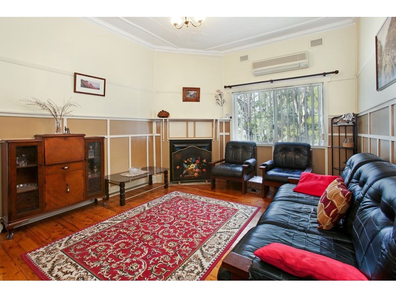 4 Wellington Rd, Granville NSW 2142