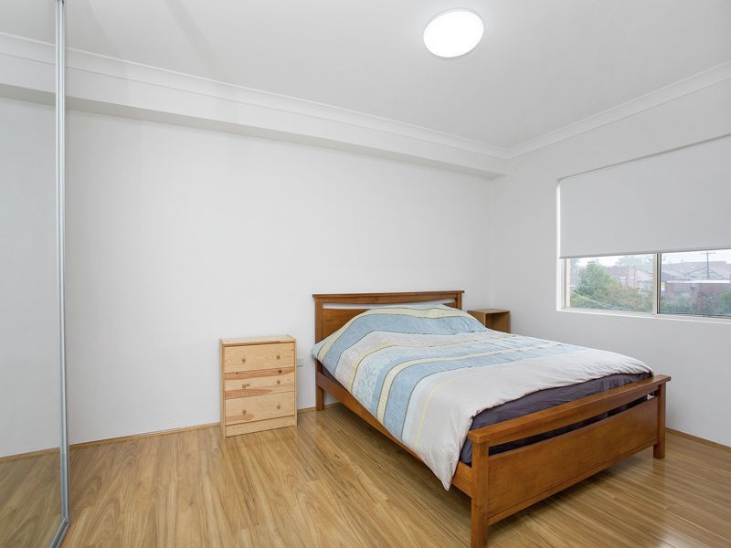 12/23-27 Amy St, Regents Park NSW 2143