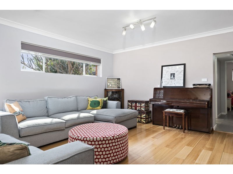 11 Harden Crescent, Georges Hall NSW 2198