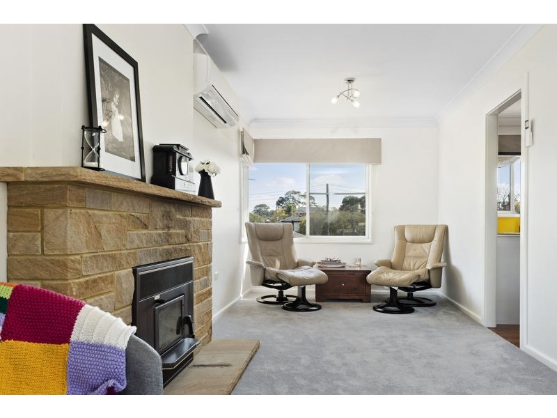 11 Harden Crescent, Georges Hall NSW 2198