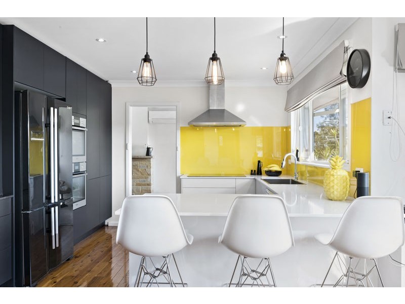 11 Harden Crescent, Georges Hall NSW 2198