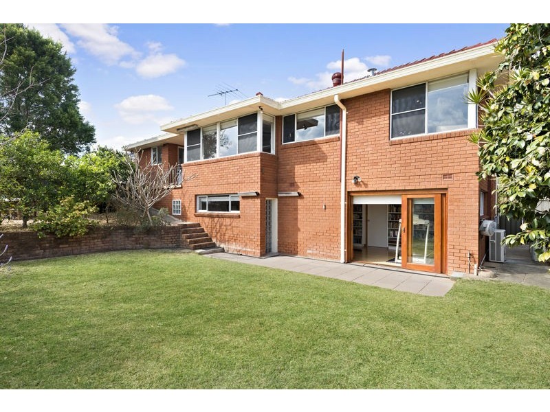 11 Harden Crescent, Georges Hall NSW 2198