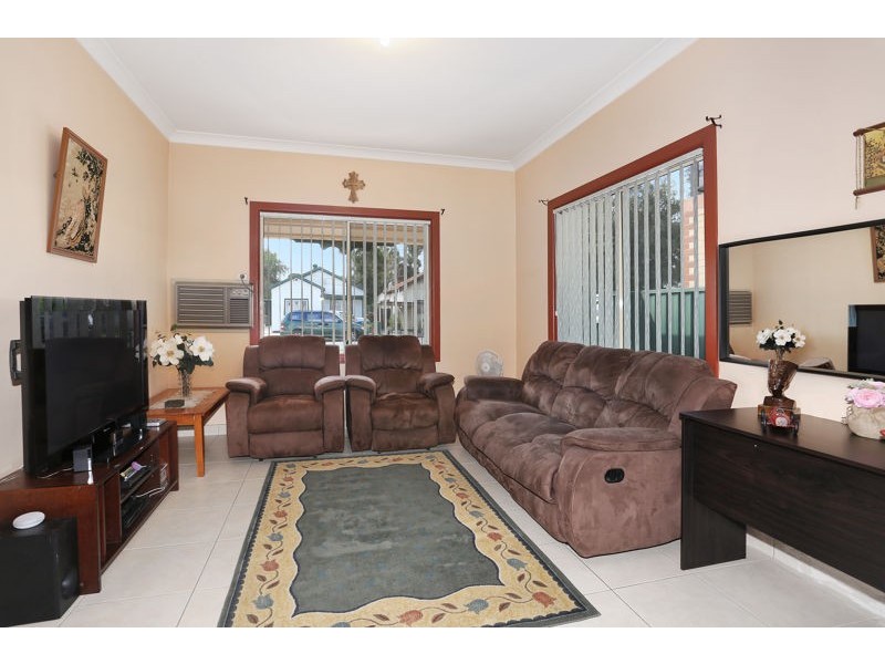 64 Mona St, Auburn NSW 2144