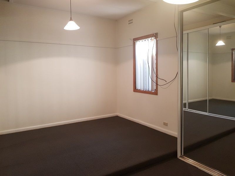 4 Australia St, Merrylands NSW 2160
