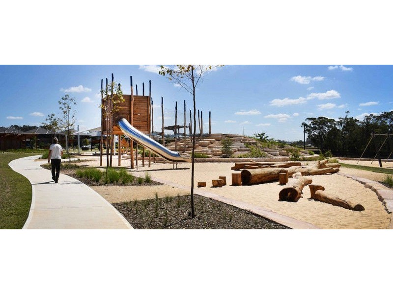 40 Honeymyrtle Drive, Denham Court NSW 2565