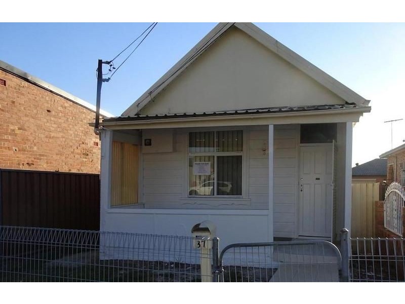 37 Cumberland Rd, Auburn NSW 2144